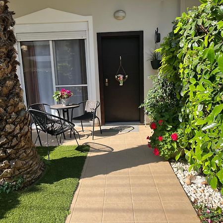 Elegant Glyfada Apartment-Private Garden-Near Metro Athén Kültér fotó