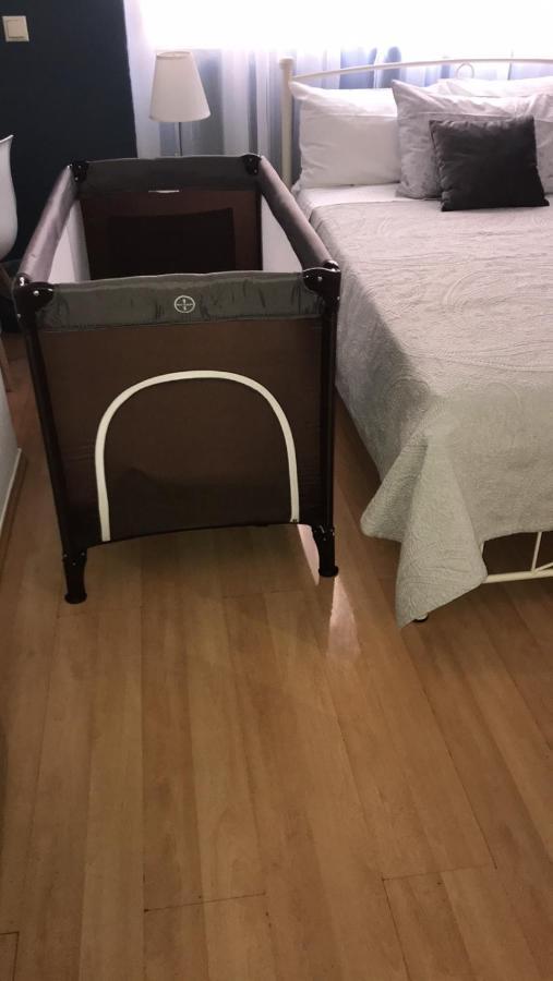 Elegant Glyfada Apartment-Private Garden-Near Metro Athén Kültér fotó