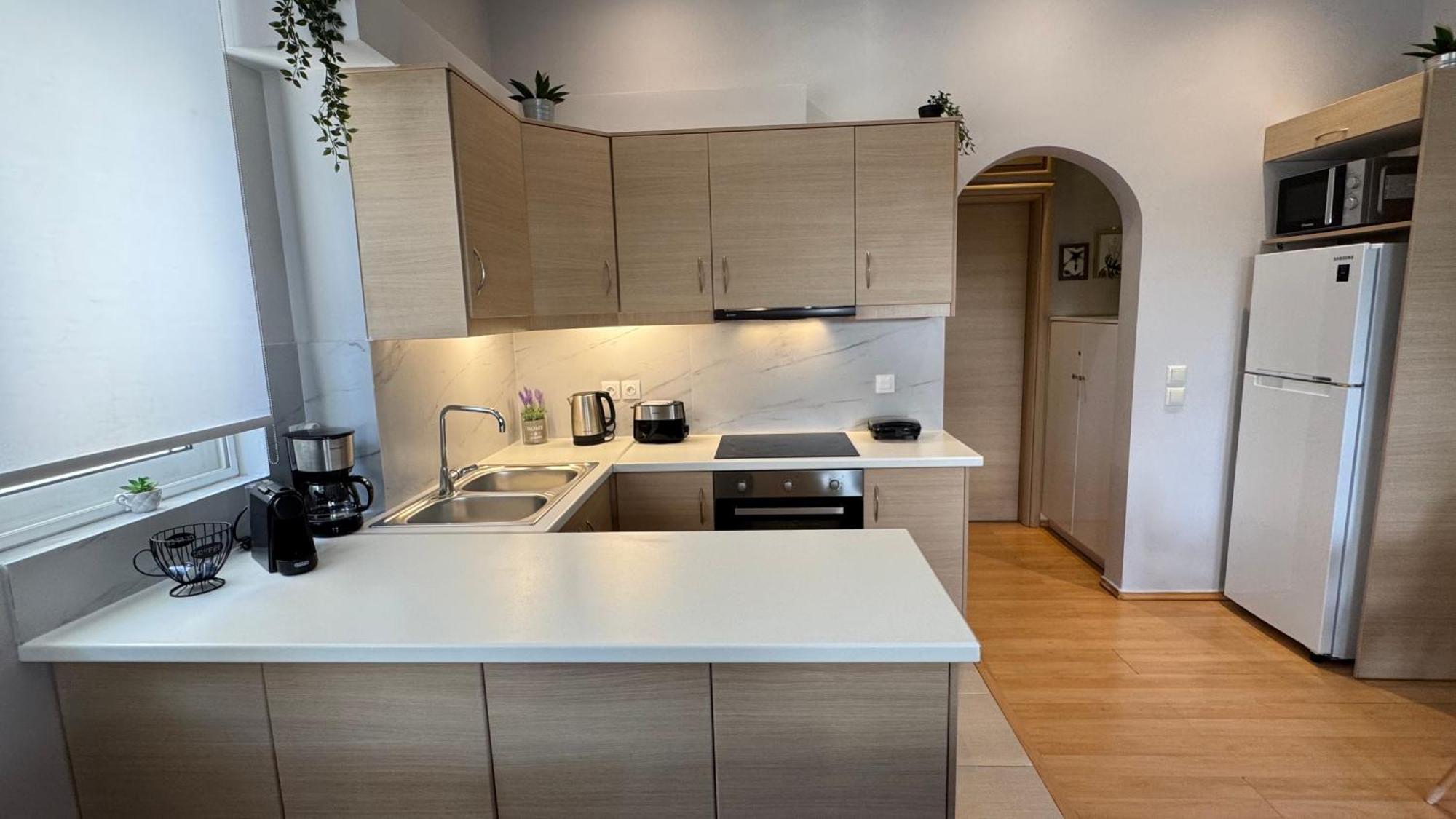 Elegant Glyfada Apartment-Private Garden-Near Metro Athén Kültér fotó